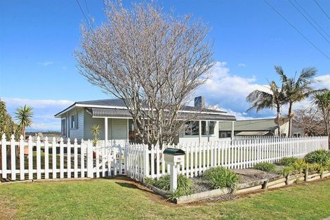 Photo of property in 115 Harbour View Road, Omokoroa, 3114