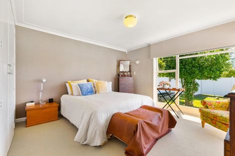 Photo of property in 33 Covil Avenue, Te Atatu South, Auckland, 0610