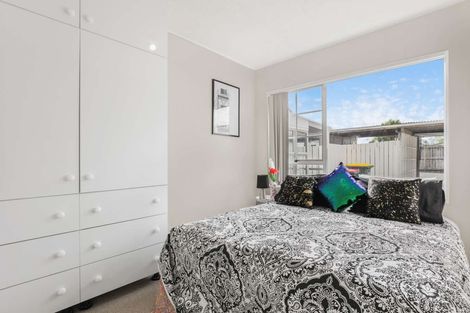 Photo of property in 3/63 Kenderdine Road, Papatoetoe, Auckland, 2025