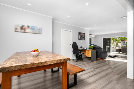 Photo of property in 34 Hallberry Road, Mangere East, Auckland, 2024