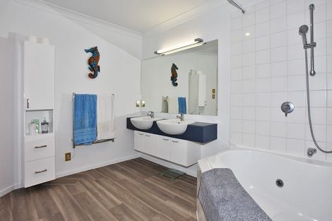 Photo of property in 2 Glencullen Drive, Casebrook, Christchurch, 8051