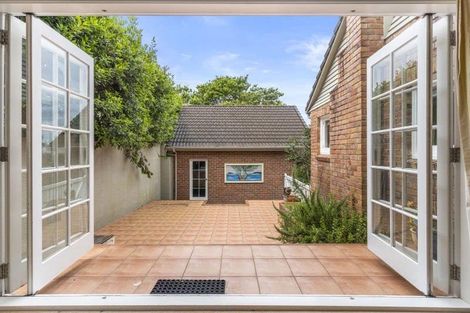 Photo of property in 206 Hurstmere Road, Takapuna, Auckland, 0622