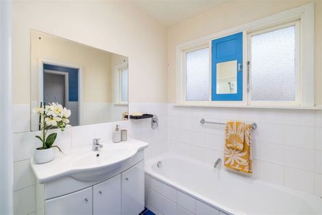 Photo of property in 218 Weston Road, St Albans, Christchurch, 8052