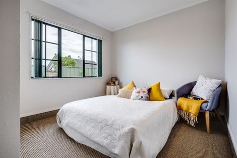 Photo of property in 1/2 Spriggs Crescent, Greenmeadows, Napier, 4112