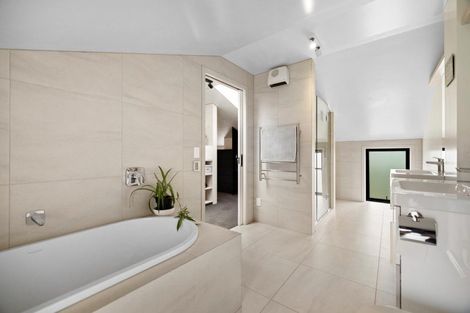 Photo of property in 14 Bellamore Street, Lake Hayes, Queenstown, 9304