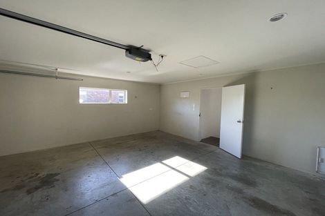Photo of property in 35 Chesterfield Way, Orewa, 0931