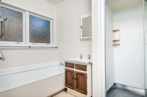 Photo of property in 115 Beach Haven Road, Beach Haven, Auckland, 0626