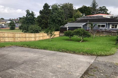 Photo of property in 111 Gossamer Drive, Pakuranga Heights, Auckland, 2010