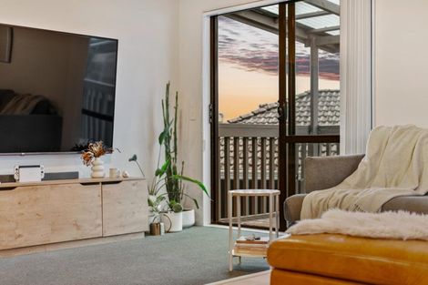 Photo of property in 1/6 Daytona Road, Henderson, Auckland, 0610