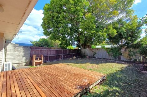 Photo of property in 2/14 Ozich Avenue, Te Atatu South, Auckland, 0610