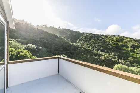 Photo of property in 16 Ramphal Terrace, Khandallah, Wellington, 6035