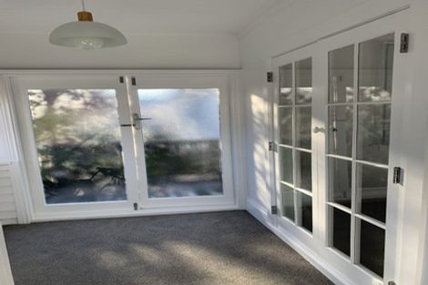 Photo of property in 70 Cutfield Road, New Plymouth, 4310
