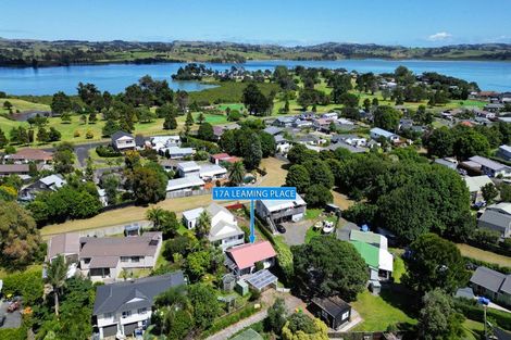 Photo of property in 17a Leaming Place, Clarks Beach, 2122