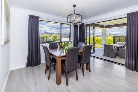 Photo of property in 2 Oak Ridge Drive, Te Awamutu, 3800