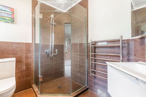 Photo of property in 14 Semillon Avenue, Henderson, Auckland, 0612