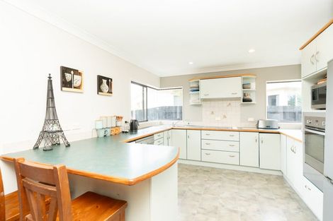 Photo of property in 17 Moverley Place, Pukete, Hamilton, 3200