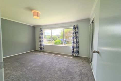 Photo of property in 2 Te Ngaere Place, Merrilands, New Plymouth, 4312