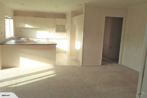 Photo of property in 7 Sheldon Place, Burswood, Auckland, 2013