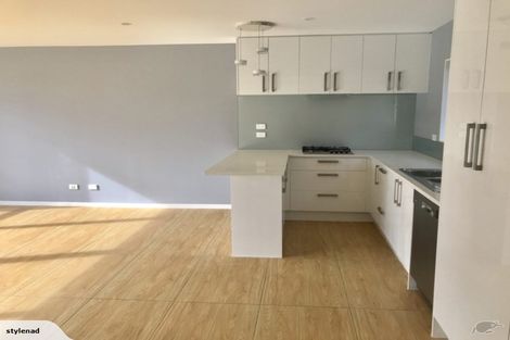 Photo of property in 7 Woodall Place, Totara Vale, Auckland, 0627