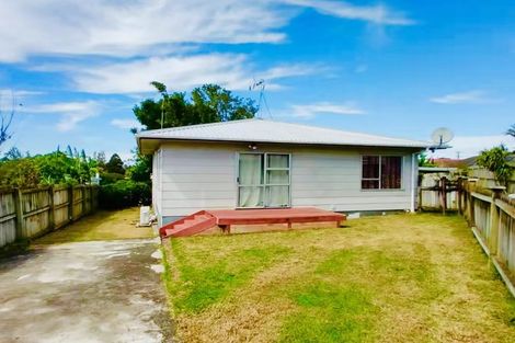 Photo of property in 2/47 Archibald Road, Kelston, Auckland, 0602