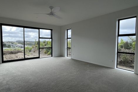 Photo of property in 13 Johnson Place, Stillwater, Silverdale, 0993