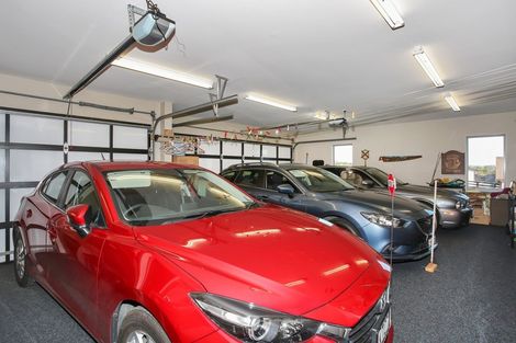 Photo of property in 1 Capriole Crescent, Kingseat, Papakura, 2580