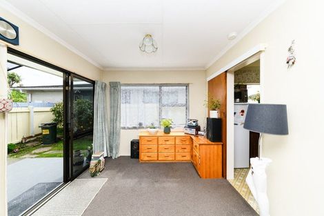 Photo of property in 2 Bethel Court, Milson, Palmerston North, 4414