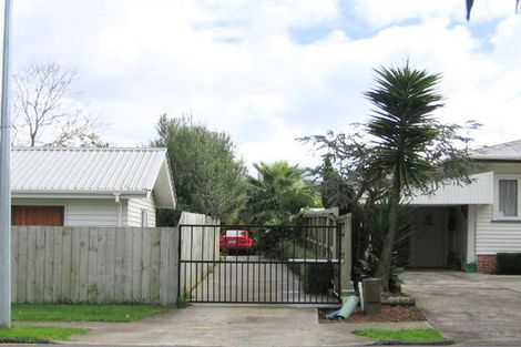 Photo of property in 99a Botany Road, Botany Downs, Auckland, 2010
