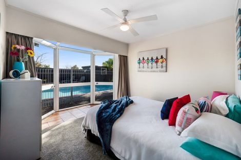 Photo of property in 5 Cascades Road, Pakuranga Heights, Auckland, 2010