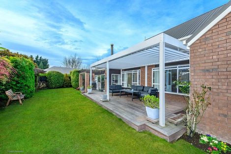 Photo of property in 22 Felstead Place, Avonhead, Christchurch, 8042