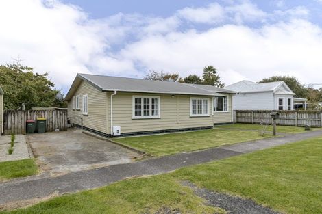 Photo of property in 17a Carey Street, Waitara, 4320