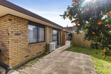 Photo of property in 2/8 Ingram Street, Papakura, 2110
