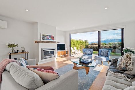 Photo of property in 25 Double Cone Road, Jacks Point, Queenstown, 9371