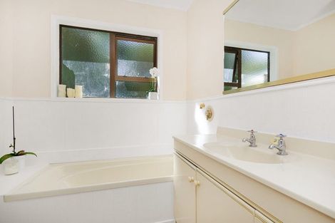 Photo of property in 6 Zande Terrace, Tawa, Wellington, 5028