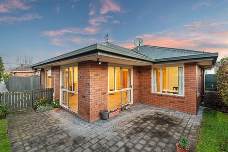 Photo of property in 2/14 Middlepark Road, Sockburn, Christchurch, 8042