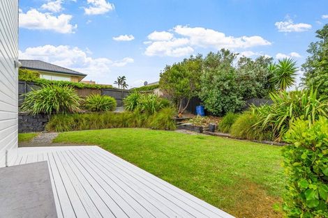 Photo of property in 121 Tauranga Place, Orewa, 0931