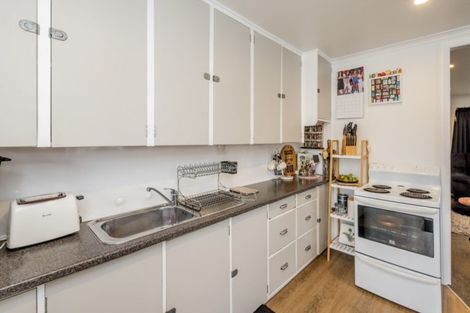 Photo of property in 175 Queen Street West, Levin, 5510