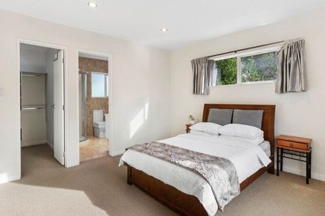 Photo of property in 30a Schnapper Rock Road, Schnapper Rock, Auckland, 0632