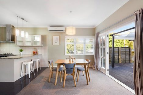 Photo of property in 2 Chambers Street, Napier South, Napier, 4110