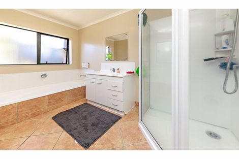 Photo of property in 15 Killeen Place, Flat Bush, Auckland, 2019