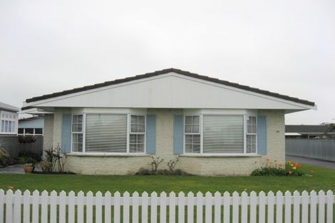 Photo of property in 550a Queen Street East, Levin, 5510