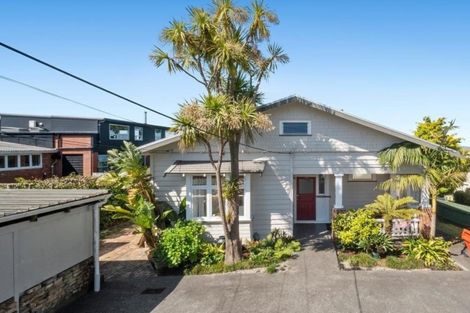 Photo of property in 195 Hinemoa Street, Birkenhead, Auckland, 0626