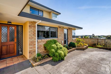 Photo of property in 20 Kellyville Heights, Merrilands, New Plymouth, 4312