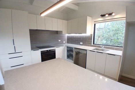Photo of property in 76 Ranui Crescent, Khandallah, Wellington, 6035