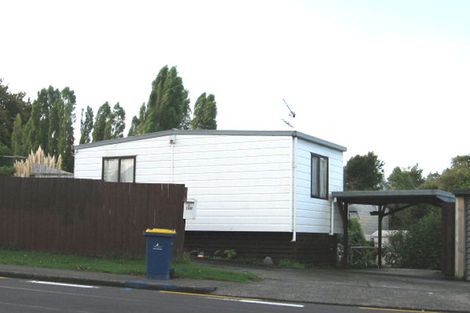 Photo of property in 1/136 Triangle Road, Massey, Auckland, 0614