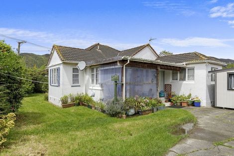 Photo of property in 15 Raymond Terrace, Fairfield, Lower Hutt, 5011