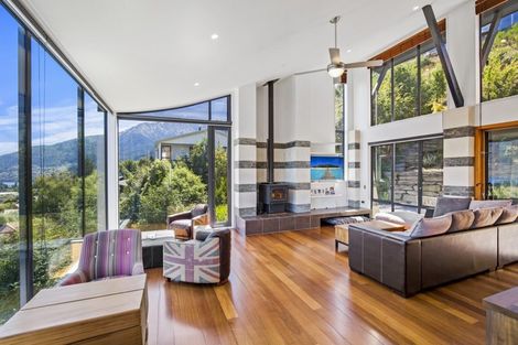 Photo of property in 20 Peregrine Place, Queenstown, 9300