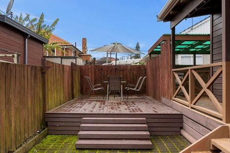 Photo of property in 21 Rogan Street, Mount Roskill, Auckland, 1041