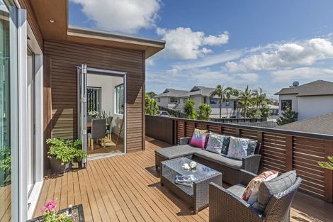 Photo of property in 1/86 Bay Street, Red Beach, 0932