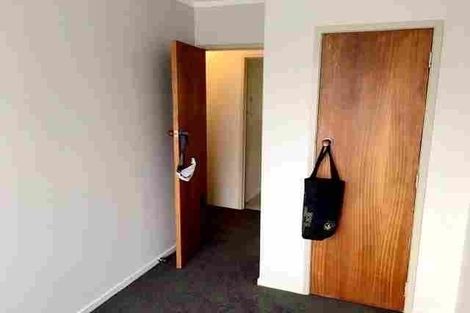 Photo of property in 3/2 Vodanovich Road, Te Atatu South, Auckland, 0610